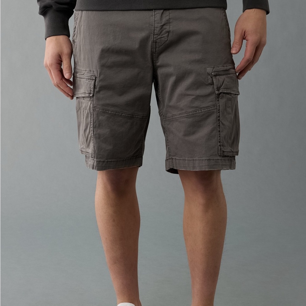 American Eagle Men's Gray Cargo Shorts